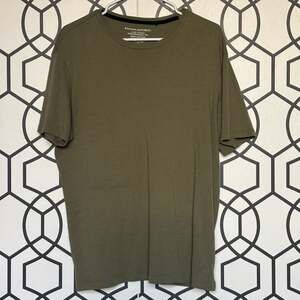 Banana Republic Luxe Touch Performance Tee Olive Green Size XL